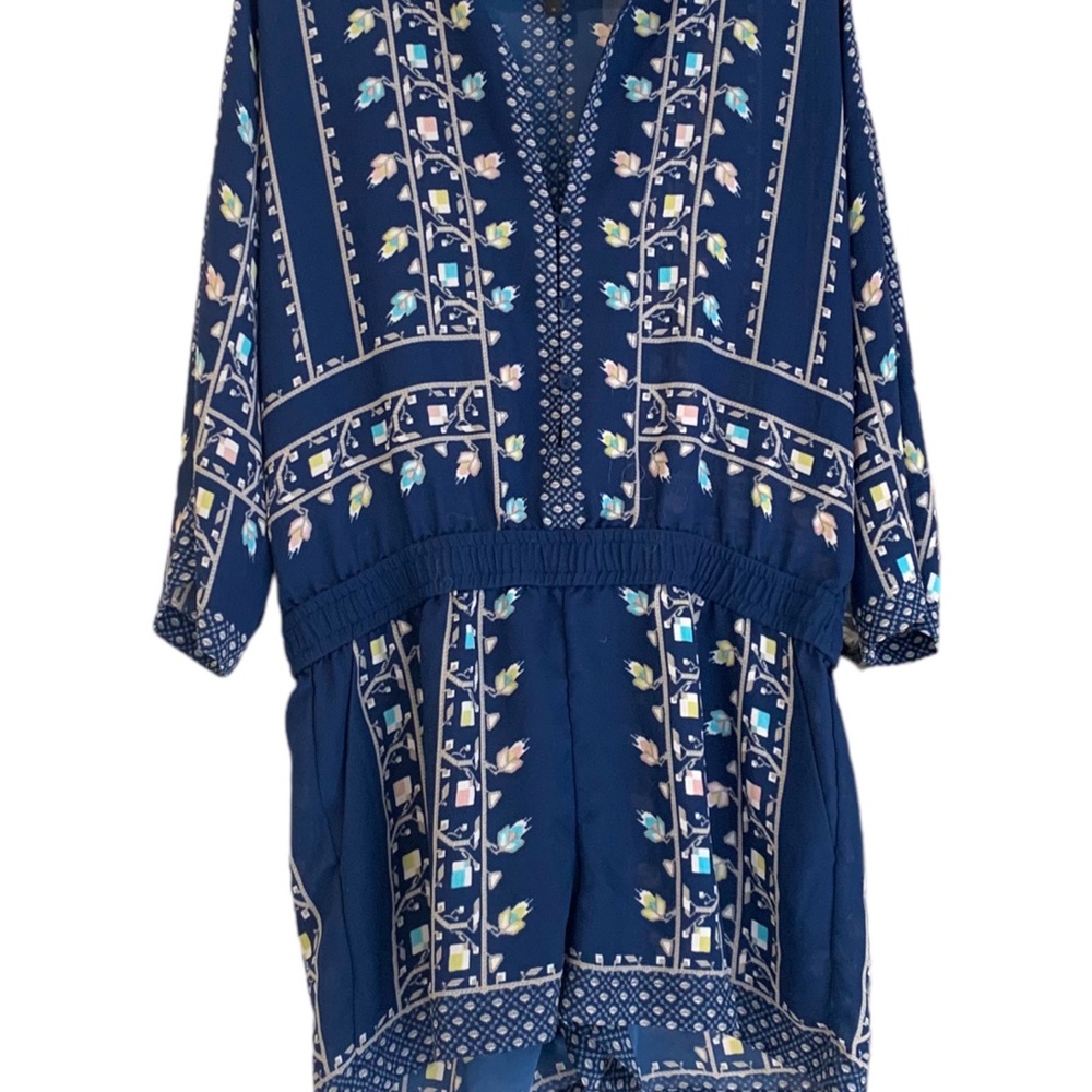 BCBGMaxazria - Picture 1 of 10